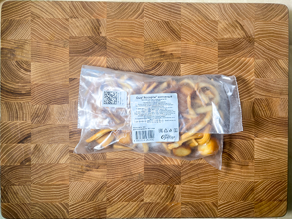 Сыр 150 гр ГОРНЫЙ СЫРОВАР (Ассорти копчёный) в Волжском