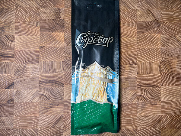 Сыр 60 гр ГОРНЫЙ СЫРОВАР (Паутинка копчёная) в Волжском