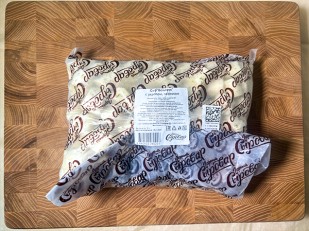 Сыр 1 кг ГОРНЫЙ СЫРОВАР (Балыковый копчёный): Сыр 1 кг ГОРНЫЙ СЫРОВАР (Бочонок с укропом и чесноком)