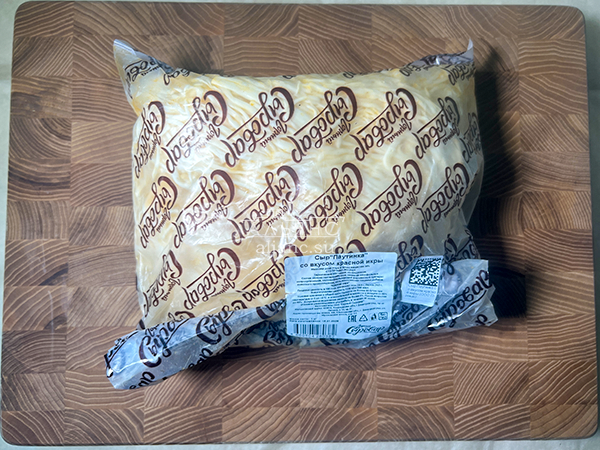 Сыр 1 кг ГОРНЫЙ СЫРОВАР (Паутинка со вкусом красной икры) в Волжском