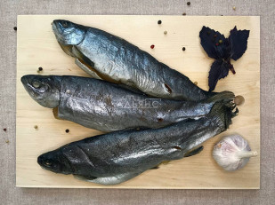 Гренки черные со вкусом тайского перчика: Форель радужная вяленая